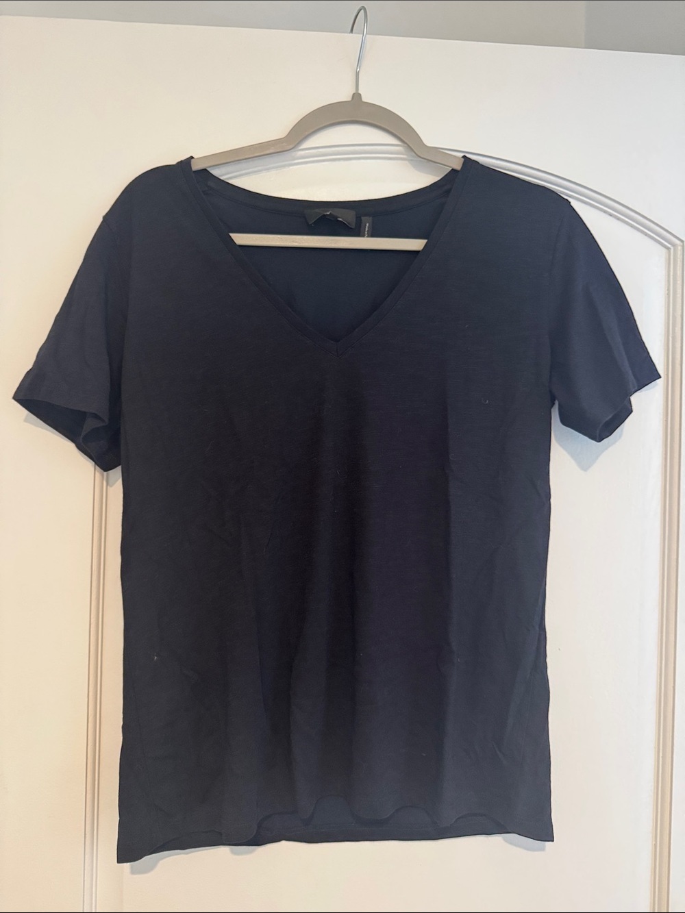 THEORY Women's V-Neck Tee - Dark Navy